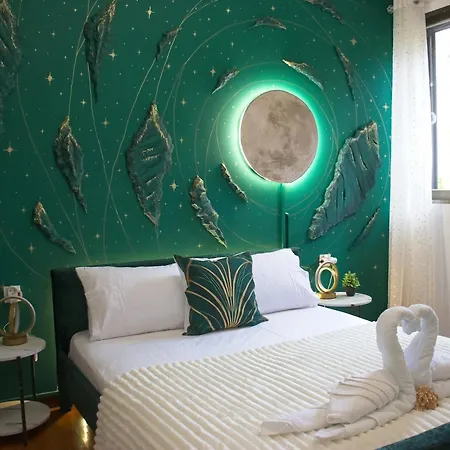Apartment Celestial Near Downtown & The *
